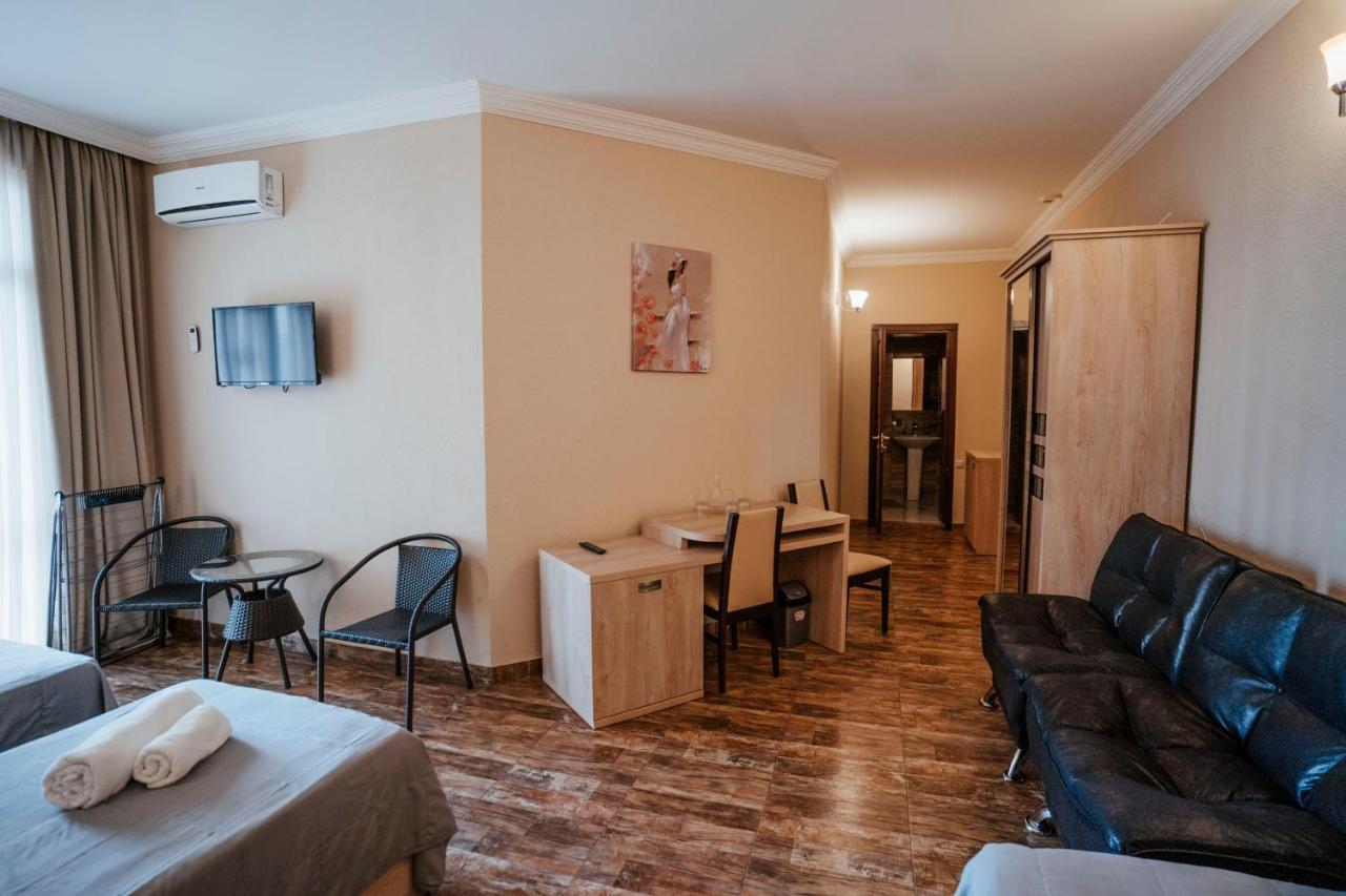 Hotel General Batumi Eksteriør bilde